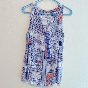 Ladies sleeveless top
Size S